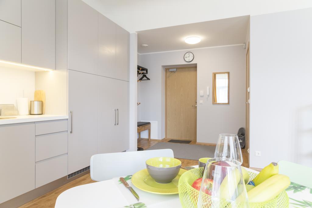 Saaresalu City Center Apartment Parnu Bagian luar foto