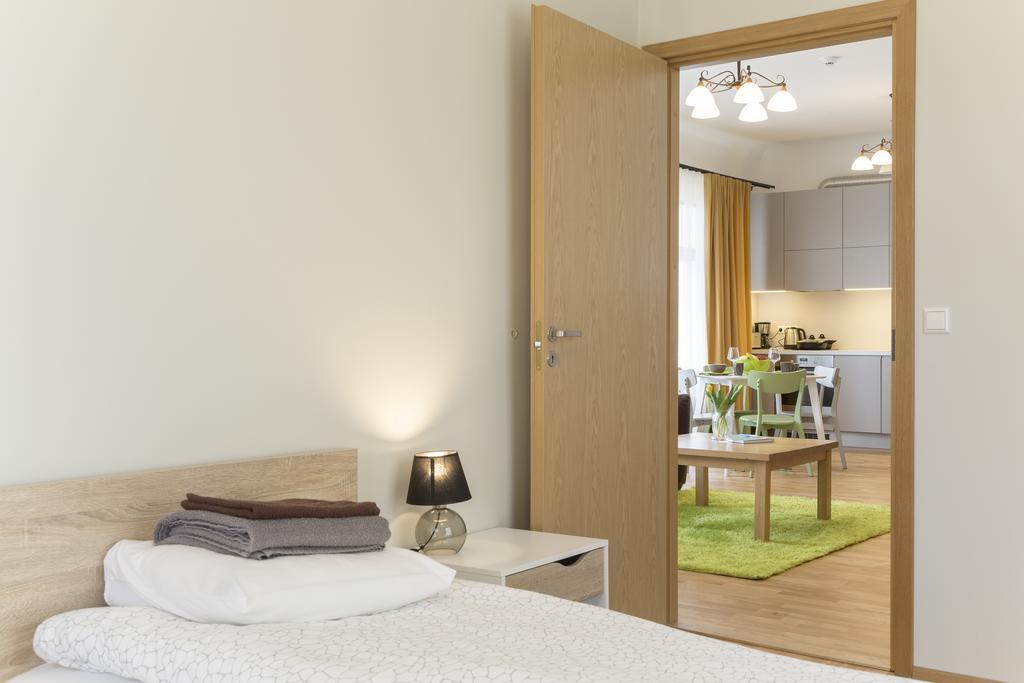 Saaresalu City Center Apartment Parnu Bagian luar foto