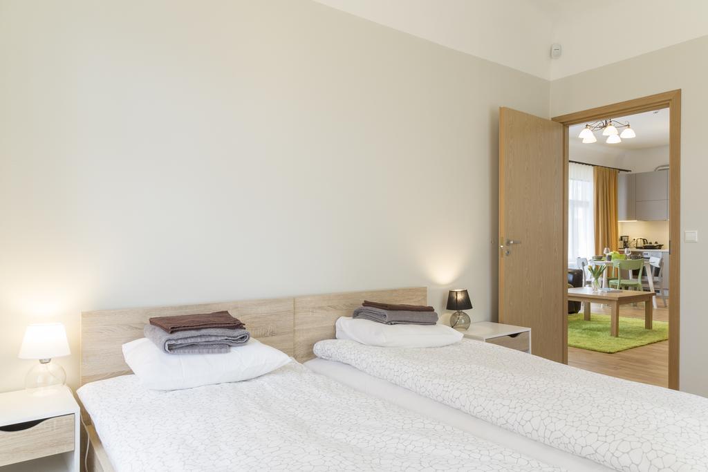 Saaresalu City Center Apartment Parnu Bagian luar foto