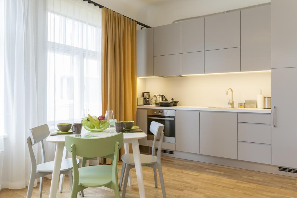 Saaresalu City Center Apartment Parnu Bagian luar foto